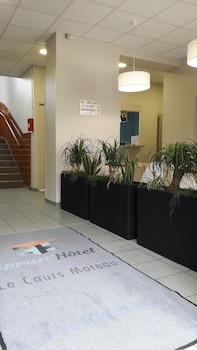 Appart Hotel Macon Le Cours Moreau,7 Cour Moreau, ,3 star