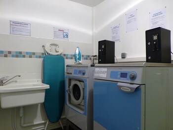 Appart Hotel Macon Le Cours Moreau,7 Cour Moreau, ,3 star