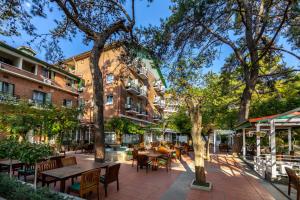 Forest Park Hotel,Limassol>>Larnaca,4 star