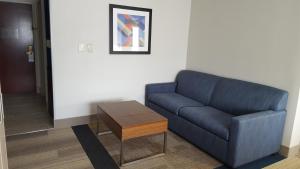 holiday inn express louisville northeast by ihg