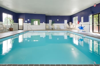 Holiday Inn Express Louisville Northeast By Ihg,Worthington>>Louisville,3 star