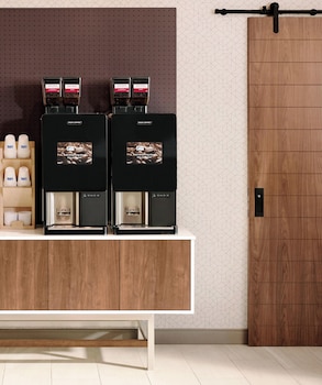 Holiday Inn Express Louisville Northeast By Ihg,Worthington>>Louisville,3 star