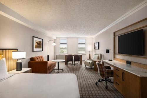 crowne plaza louisville airport expo ctr by ihg
