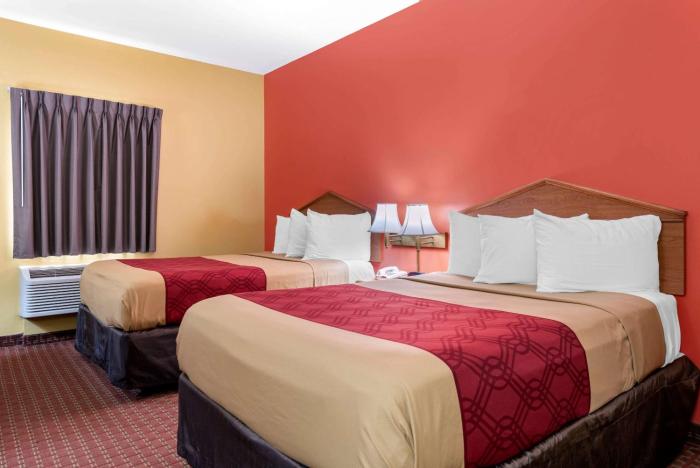 econo lodge louisville airport