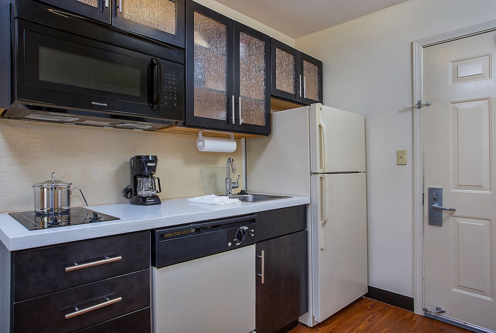 candlewood suites louisville airport by ihg