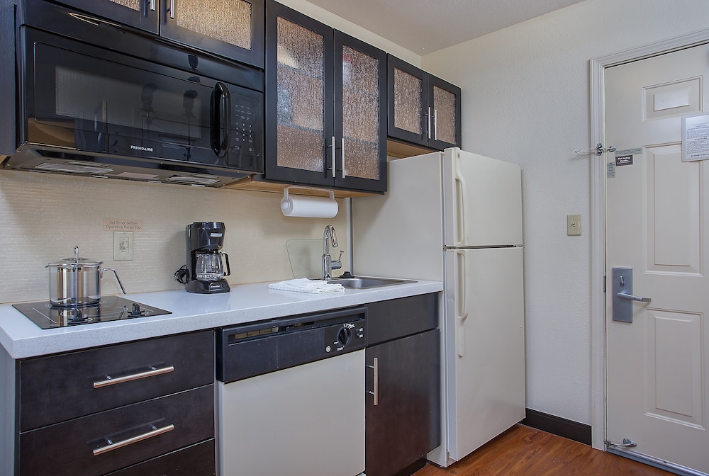 candlewood suites louisville airport by ihg