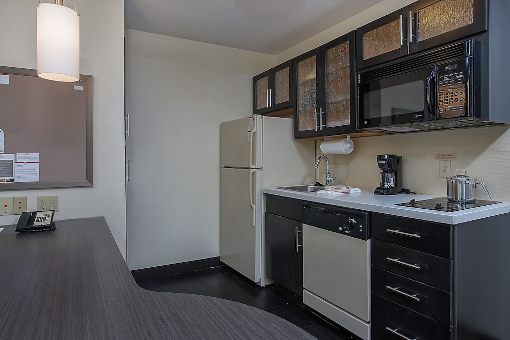candlewood suites louisville airport by ihg