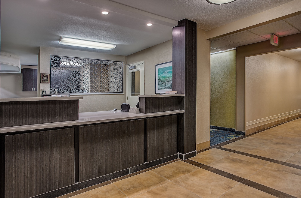 candlewood suites louisville airport by ihg