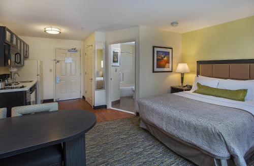 candlewood suites louisville airport by ihg