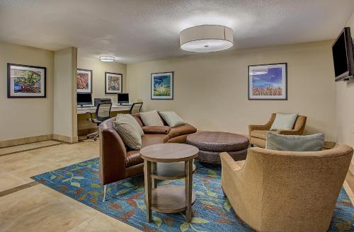 candlewood suites louisville airport by ihg