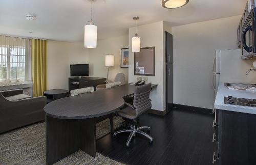 candlewood suites louisville airport by ihg