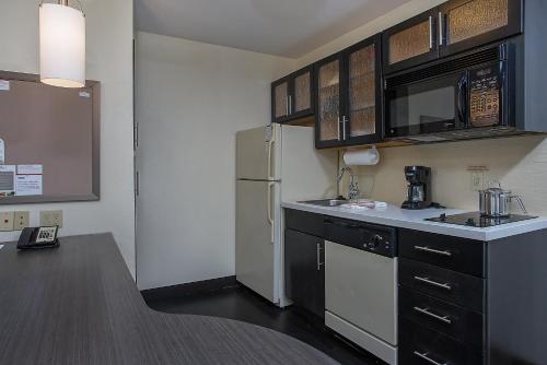 candlewood suites louisville airport by ihg