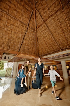 grand palladium vallarta resort and spa all inclusive