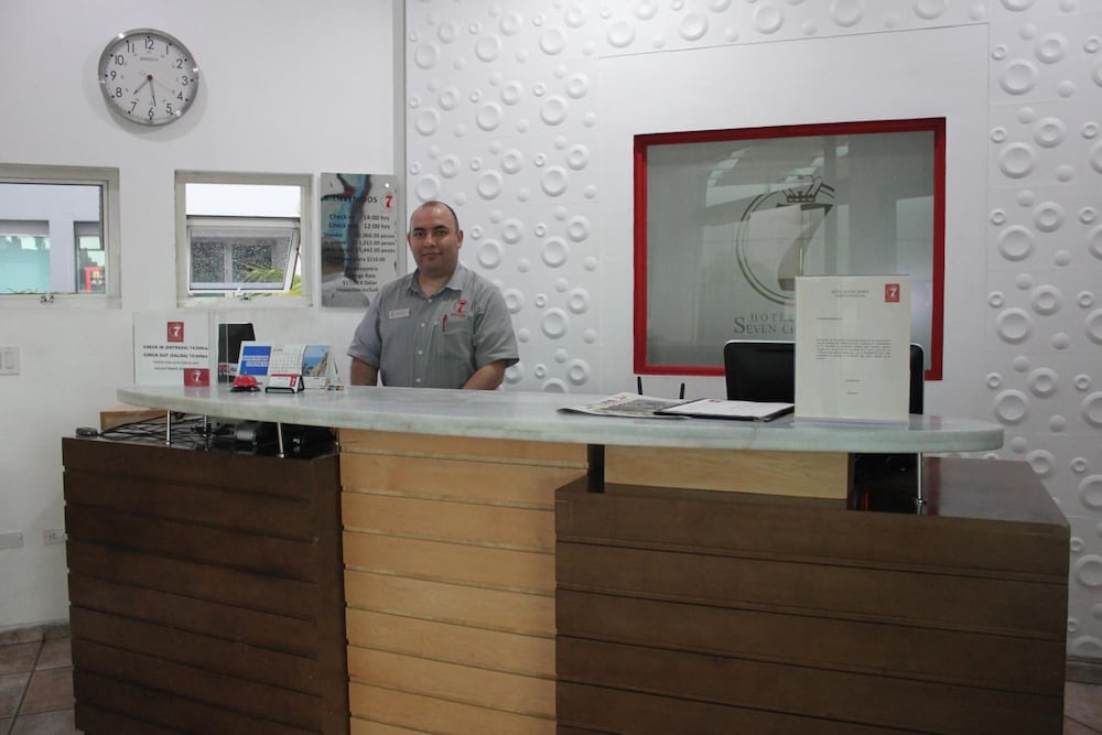 seven crown express and suites by kavia