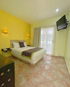 seven crown express and suites by kavia