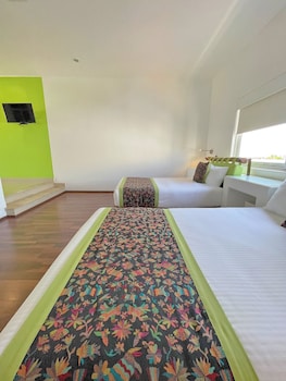 seven crown express and suites by kavia