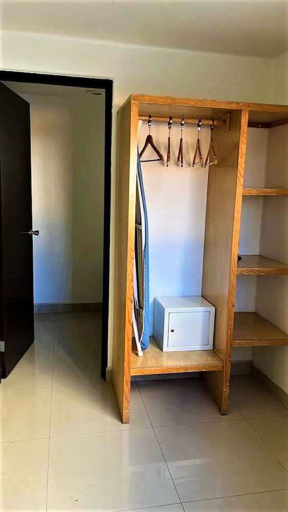 seven crown express and suites by kavia