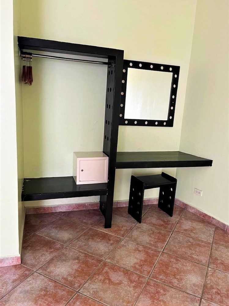 seven crown express and suites by kavia