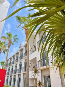seven crown express and suites by kavia