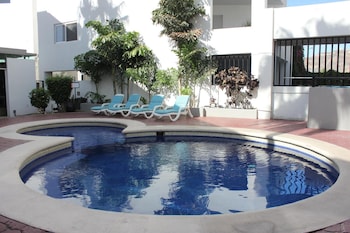 seven crown express and suites by kavia