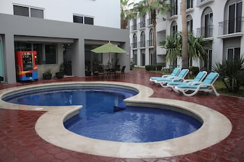 seven crown express and suites by kavia