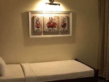 kl service apartment at times square