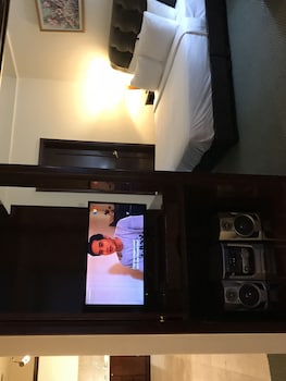 kl service apartment at times square