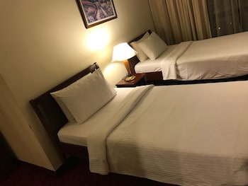 kl service apartment at times square