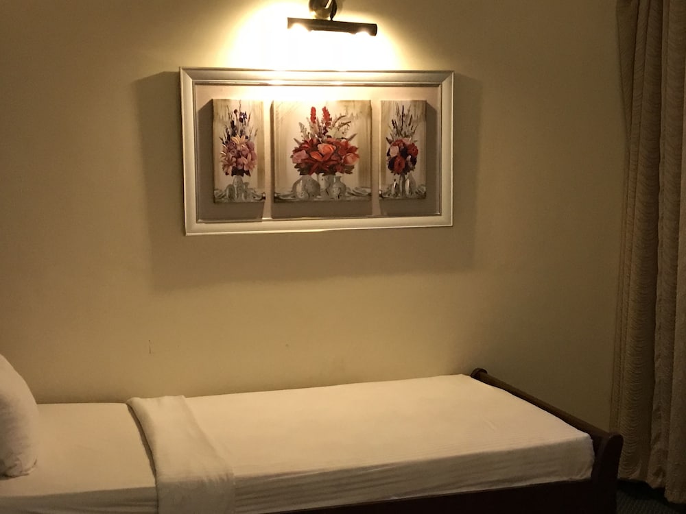 kl service apartment at times square