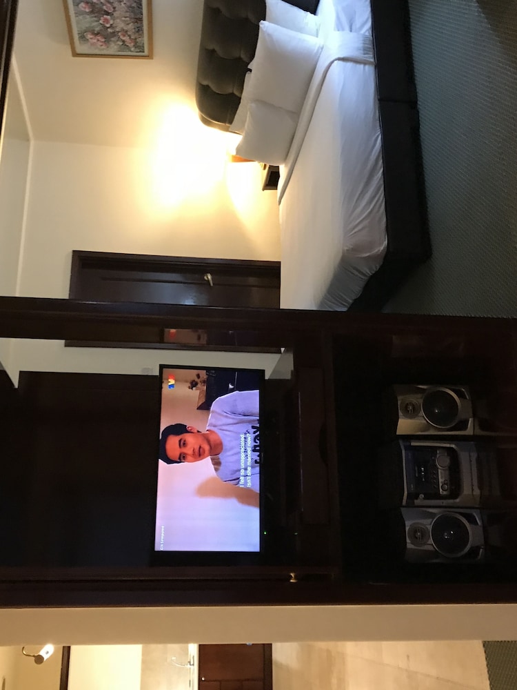 kl service apartment at times square