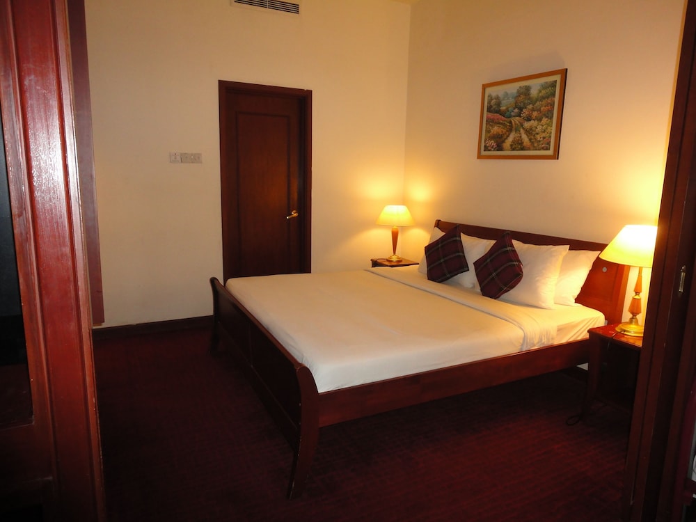 kl service apartment at times square