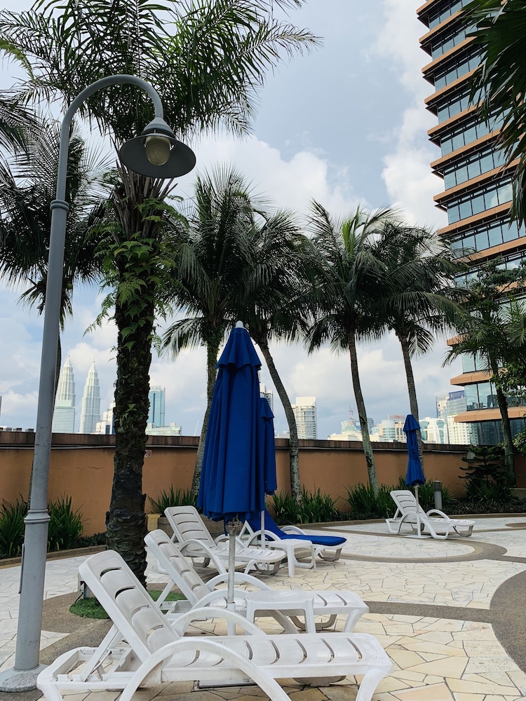kl service apartment at times square