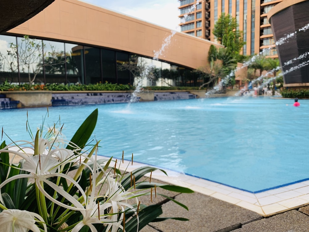 kl service apartment at times square