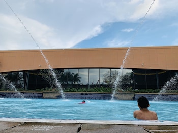 kl service apartment at times square