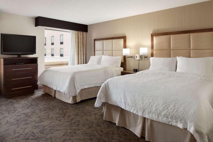 hampton inn and suites detroit sterling heights