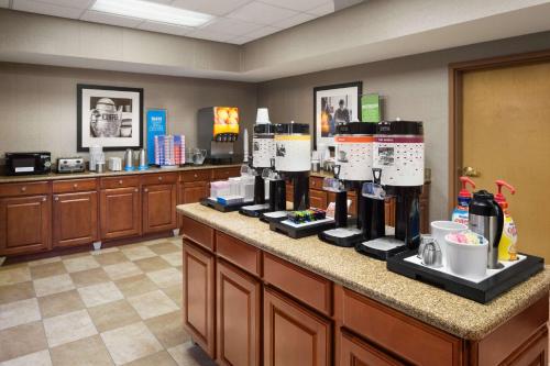 hampton inn and suites detroit sterling heights