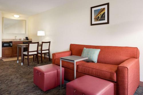 hampton inn and suites detroit sterling heights