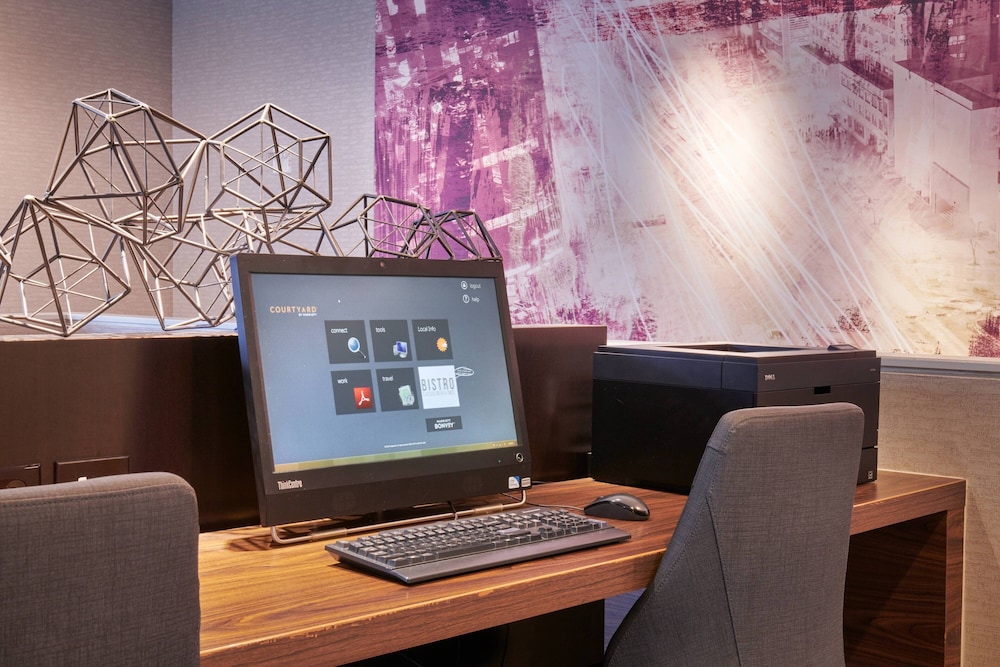 courtyard by marriott detroit warren