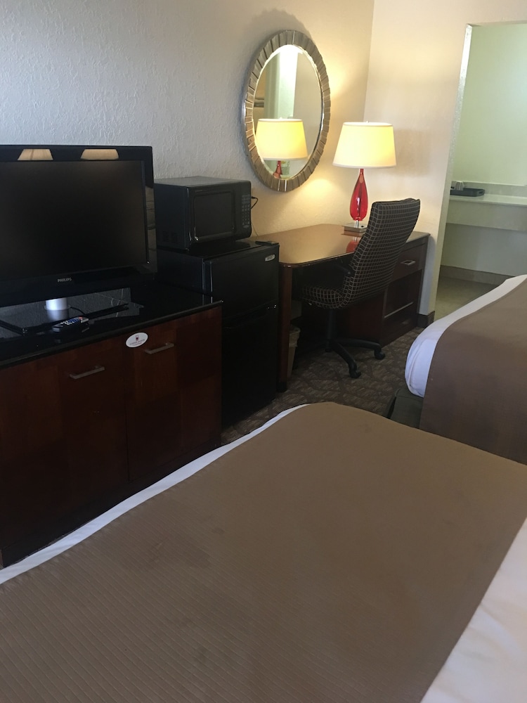 a victory hotel southfield