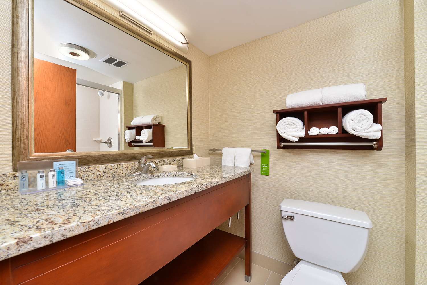 hampton inn detroit auburn hills south