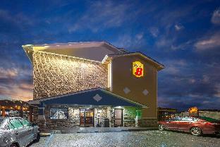 super 8 by wyndham roseville detroit area