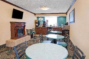 super 8 by wyndham roseville detroit area