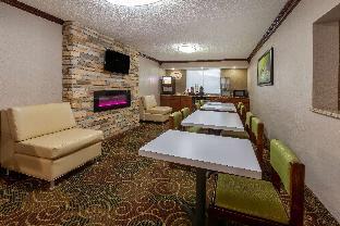 super 8 by wyndham roseville detroit area