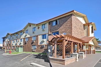 super 8 by wyndham roseville detroit area