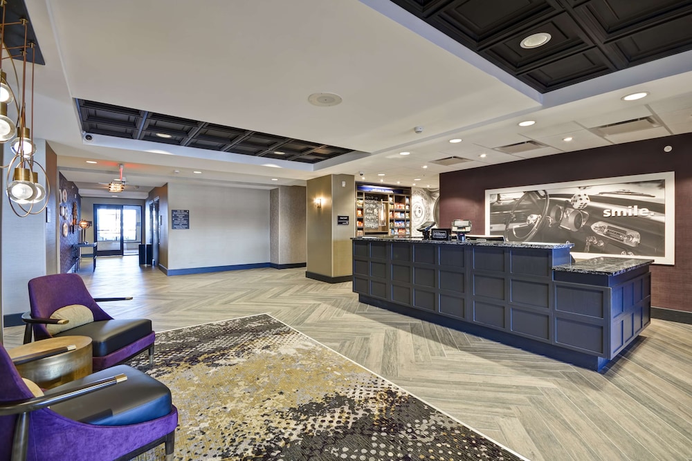 hampton inn and suites detroit warren