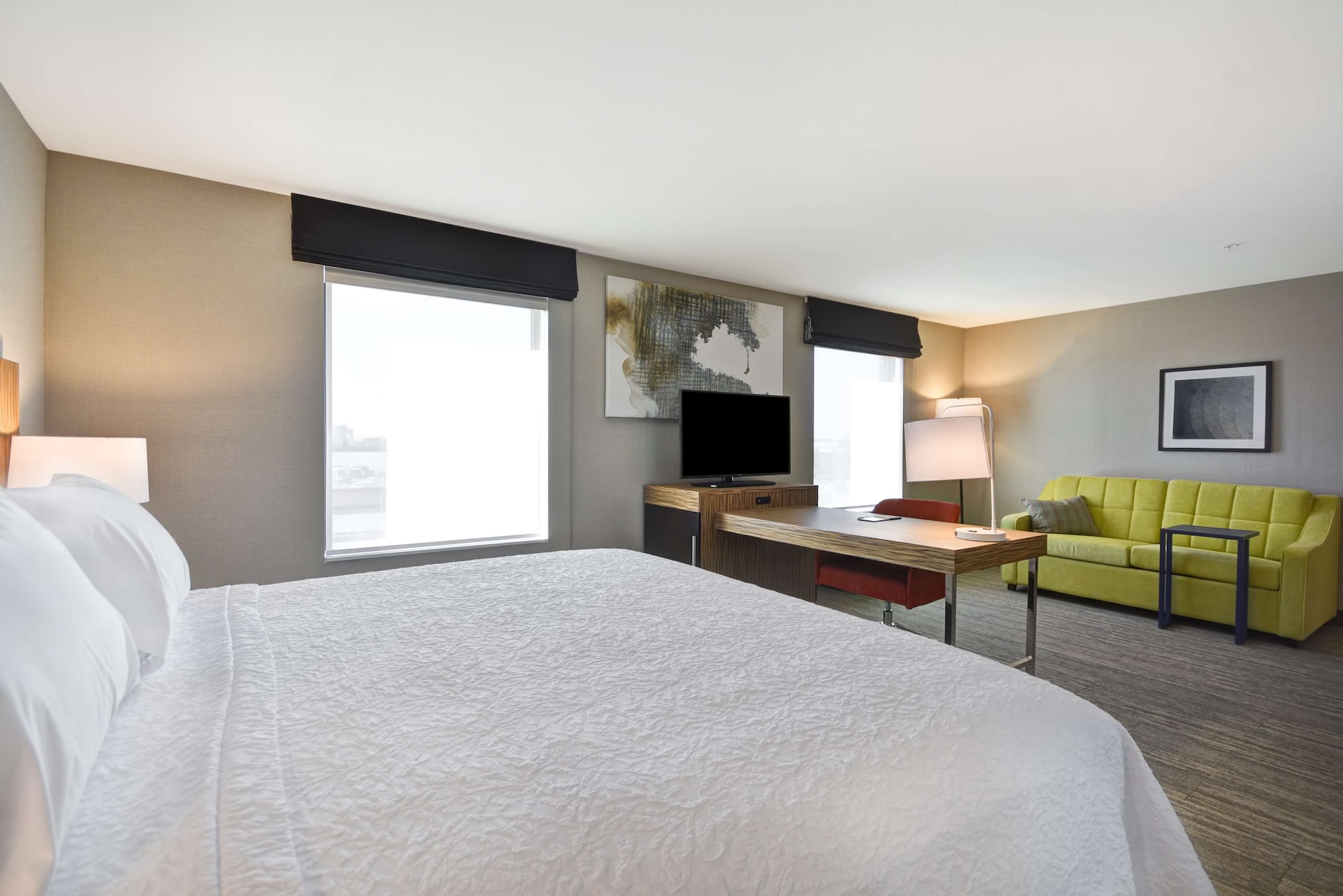 hampton inn and suites detroit warren