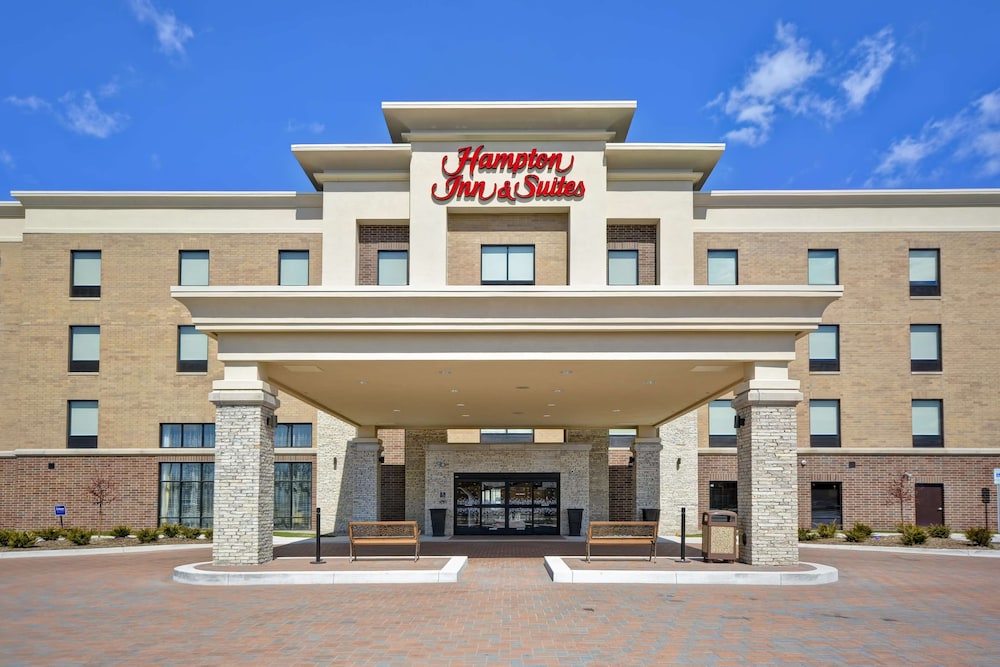 hampton inn and suites detroit warren