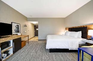 hampton inn and suites detroit warren