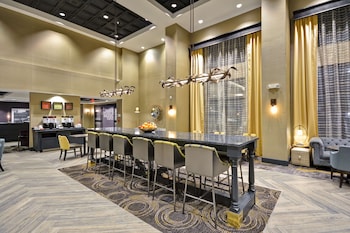 Hampton Inn & Suites Detroit/Warren,Macomb>>Detroit,3 star