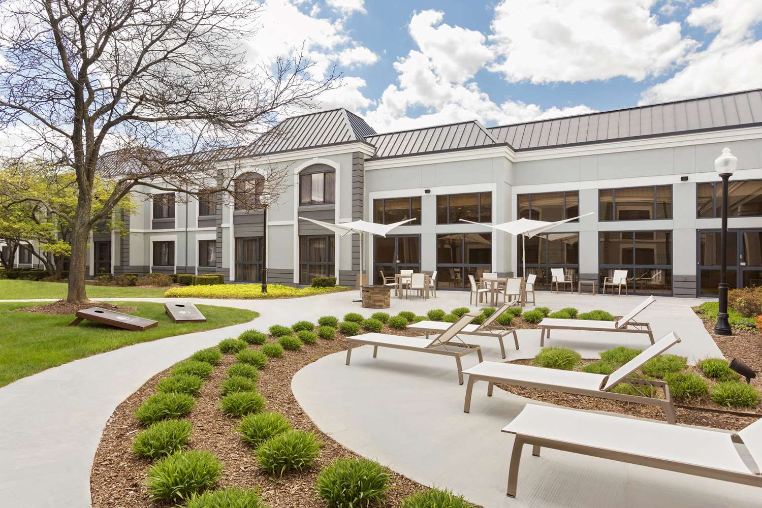 doubletree by hilton detroit novi